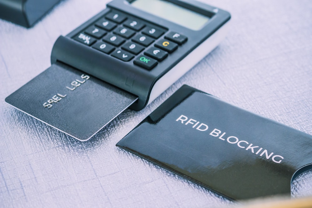 Does foil block RFID? Myths and biases - RFID Cloaked - RFID Protection